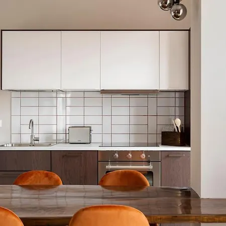 Blue & Orange House Lovely Modern 밀라노