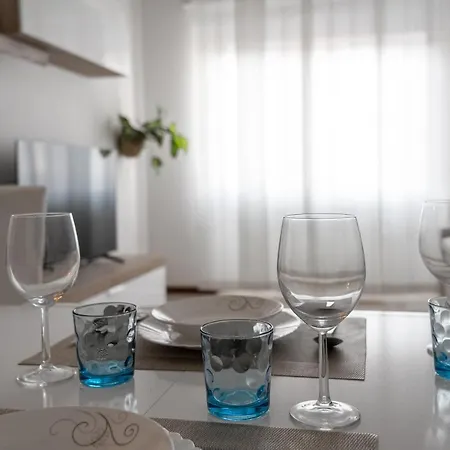 San Siro Big House Wifi Netflix Free Parking