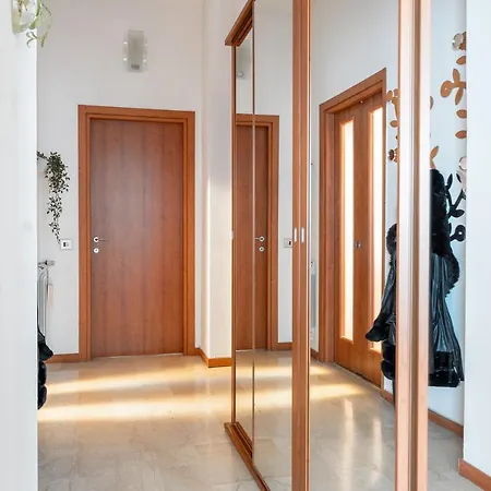 San Siro Big House Wifi Netflix Free Parking Apartment