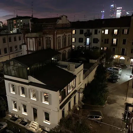Design 29b Apartment Milan