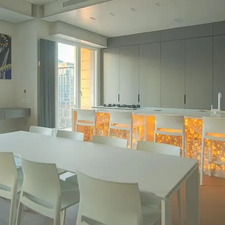 Repubblica Lux * Milan