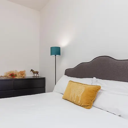 Apartament Luxury Near Navigli - Anemoni 5 *