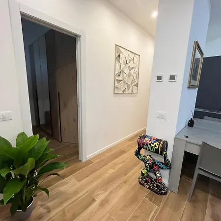 Loft Apartment *