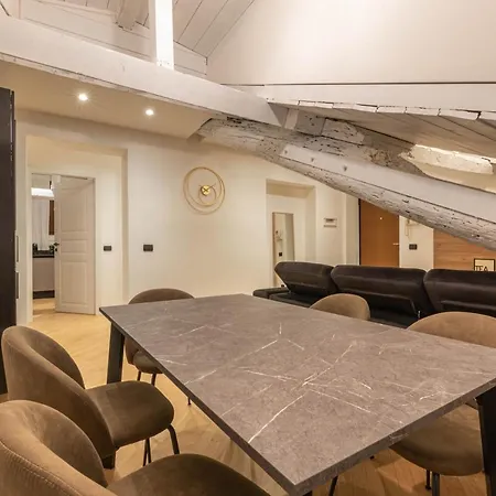 Brera Flat Near Duomo *