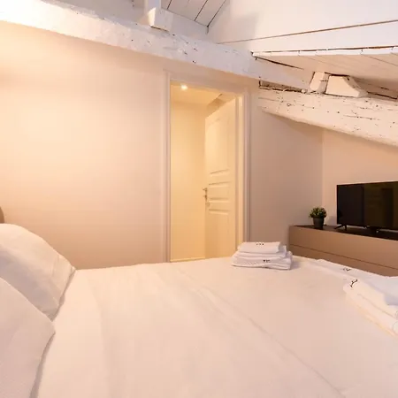 Brera Flat Near Duomo