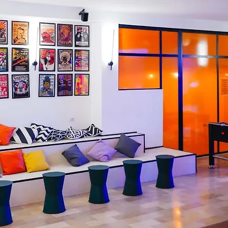Hostel Yellowsquare