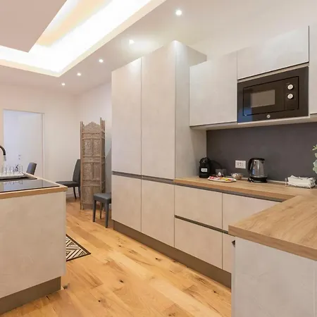 Center - Porta Romana *