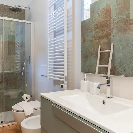 Center - Porta Romana Apartment