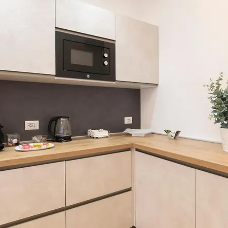 Center - Porta Romana Apartment