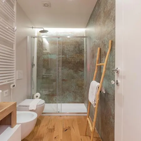 Center - Porta Romana Апартаменты *