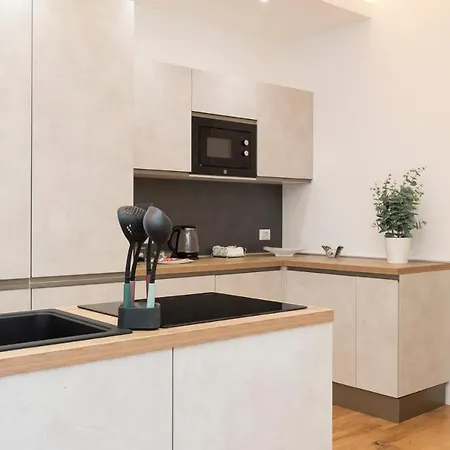 Center - Porta Romana Apartment *