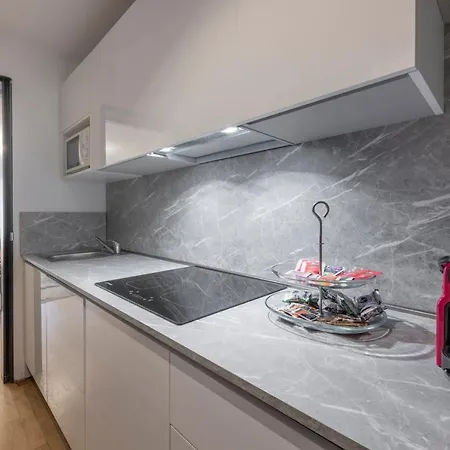 Royal - Centro Duomo Apartman