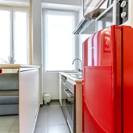 S. Ambrogio Square * Milánó