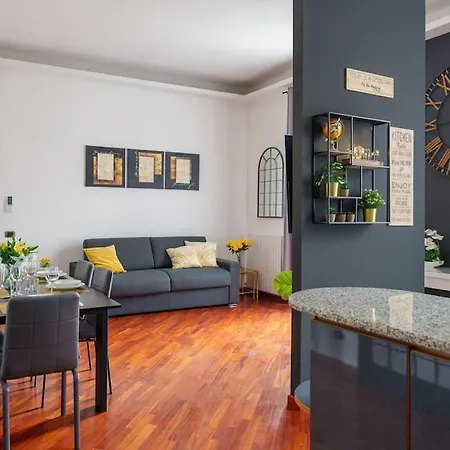 - Luxury In Porta Venezia Milan