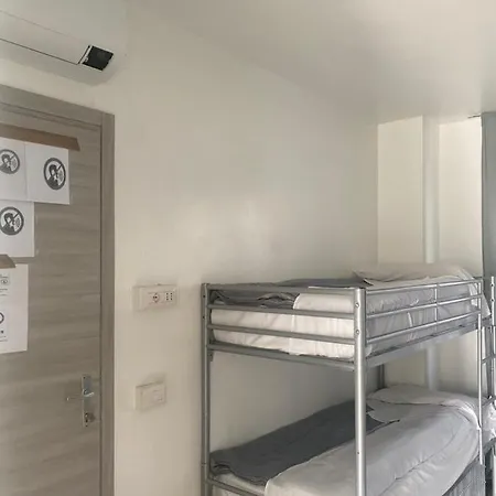 Mrhostel Milan