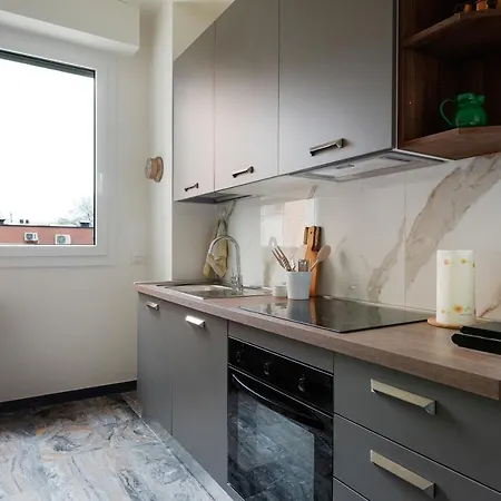 Dergano Comfy - 250 M Far From M3 Apartment