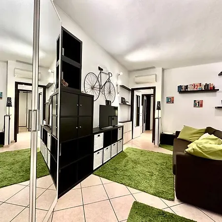 Linate Airport House *