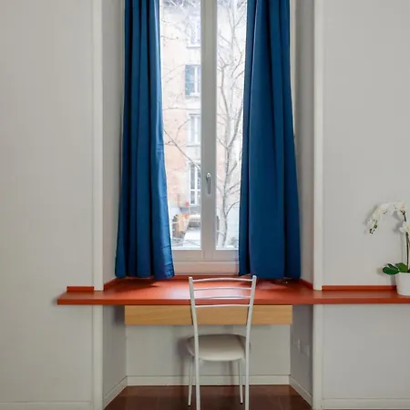 San Siro Metro - Life - Red Diamonds Apartment Milan