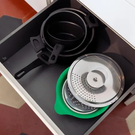 San Siro Metro - Life - Red Diamonds Mediolan