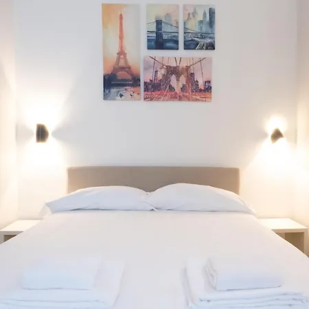 Porta Venezia Elegant Penthouse With Terrace 아파트