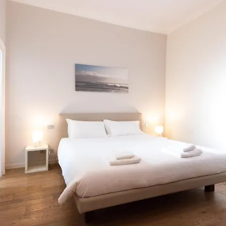 Porta Venezia Elegant Penthouse With Terrace Апартаменты *