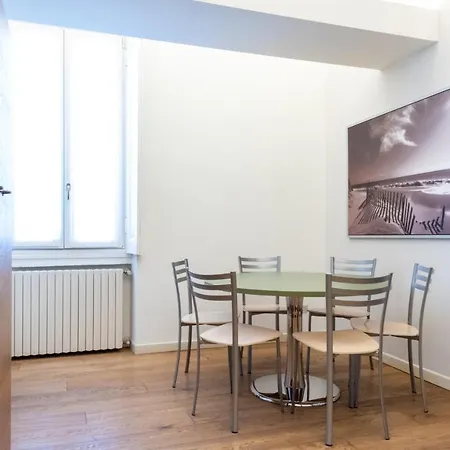 Апартаменты Porta Venezia Elegant Penthouse With Terrace *