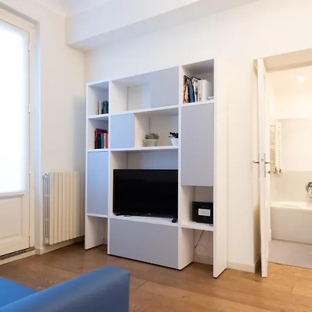 Porta Venezia Elegant Penthouse With Terrace 아파트