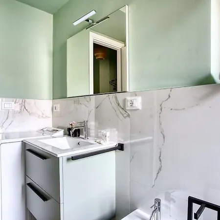 Altido Quirky Flat With Balcony *