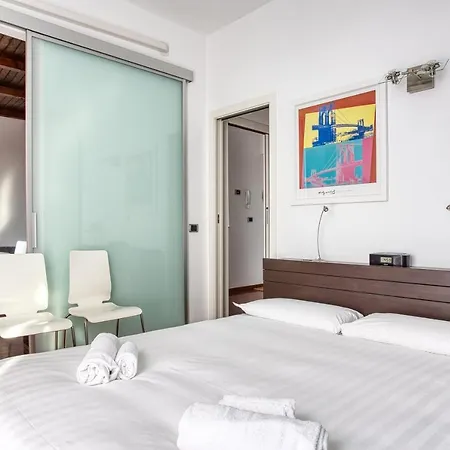 Apartment Joivy Charming In The Heart Of Isola District *