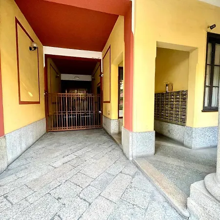 Inavigli - Retro-chic Flat Close To Design District Milan