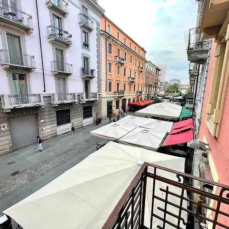 Inavigli - Retro-chic Flat Close To Design District