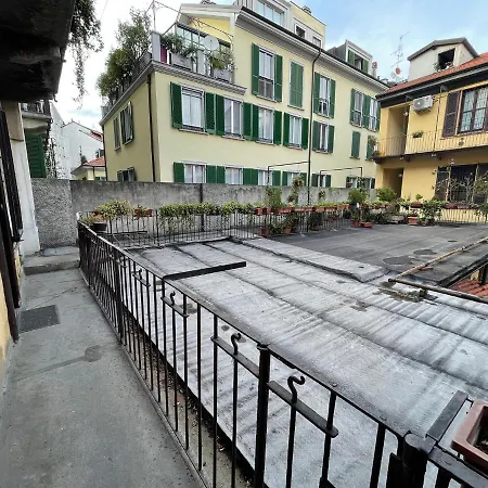Inavigli - Retro-chic Flat Close To Design District Appartamento