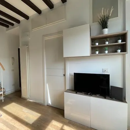 Cozy Studio In Porta Venezia Appartement