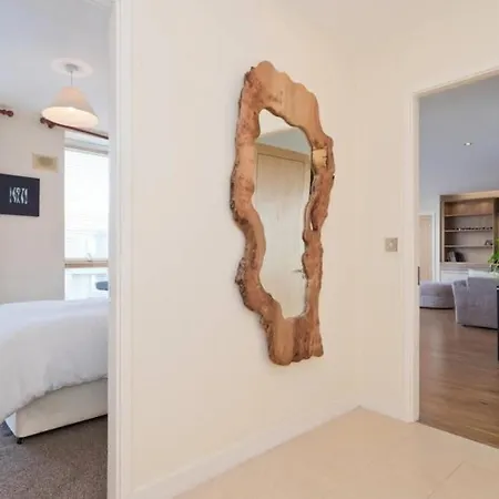 Modern, Comfortable With 4 Bedrooms + Living * Milan