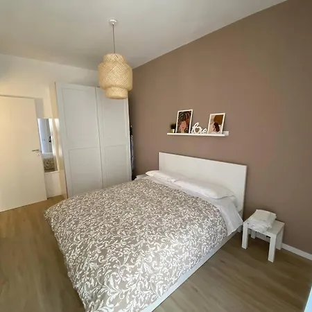 Renovated In The Center Of Apartment