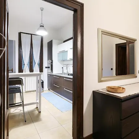 Elegant In Porta Romana - Tiraboschi *