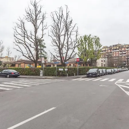 Apartment Easylife - Lussuoso Trilocale Con Balcone E Vasca Idromassaggio In Zona Barona