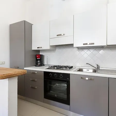 Comfy Apt - Calvairate District * Milan