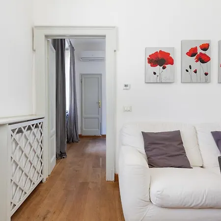 Comfy Apt - Calvairate District Apartamento