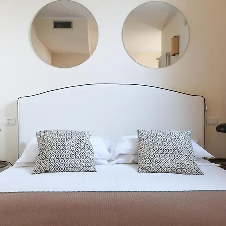 Lux Penthouse Palestro Milan