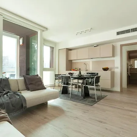 Duomo - Citylife Luxury With Free Garage And Gym