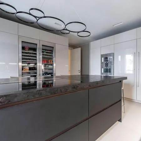 Incomparable Penthouse Huge Terrace Holiday home *