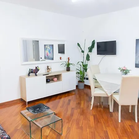 Sweet House Corso Genova Apartament *