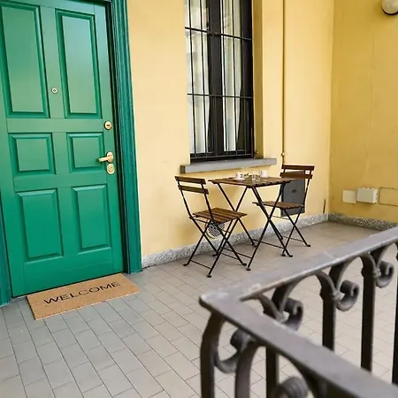 Modern - Near Isola Distric And Apartment Milan