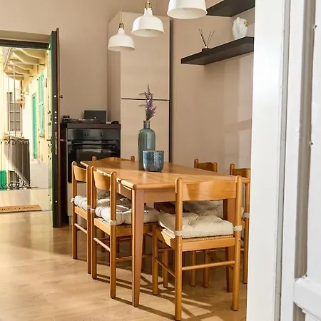 Modern - Near Isola Distric And Milan