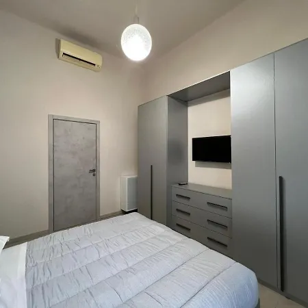 Cadorna House Pensión Milán