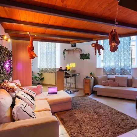 Insthouse - Let's Chill It! *