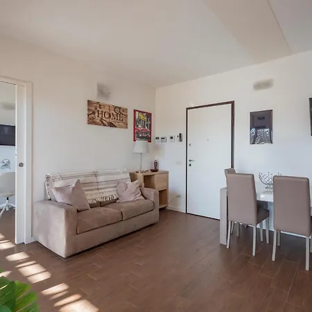 Apartment Luxury Near Linate Quintiliano 7 *