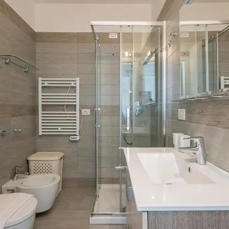 Luxury Near Linate Quintiliano 7 *