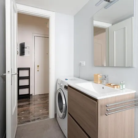 Apartamento Guesthost - Dergano Comfy - 250 M Far From M3 Milán